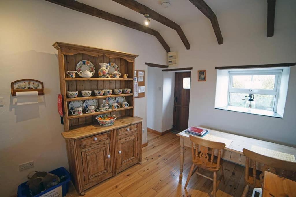 Red Stonecutters Cottage, Doolin Carrowauff 외부 사진
