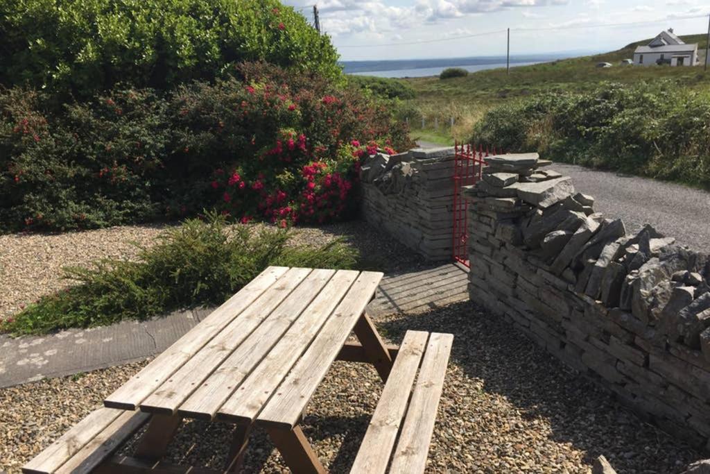 Red Stonecutters Cottage, Doolin Carrowauff 외부 사진