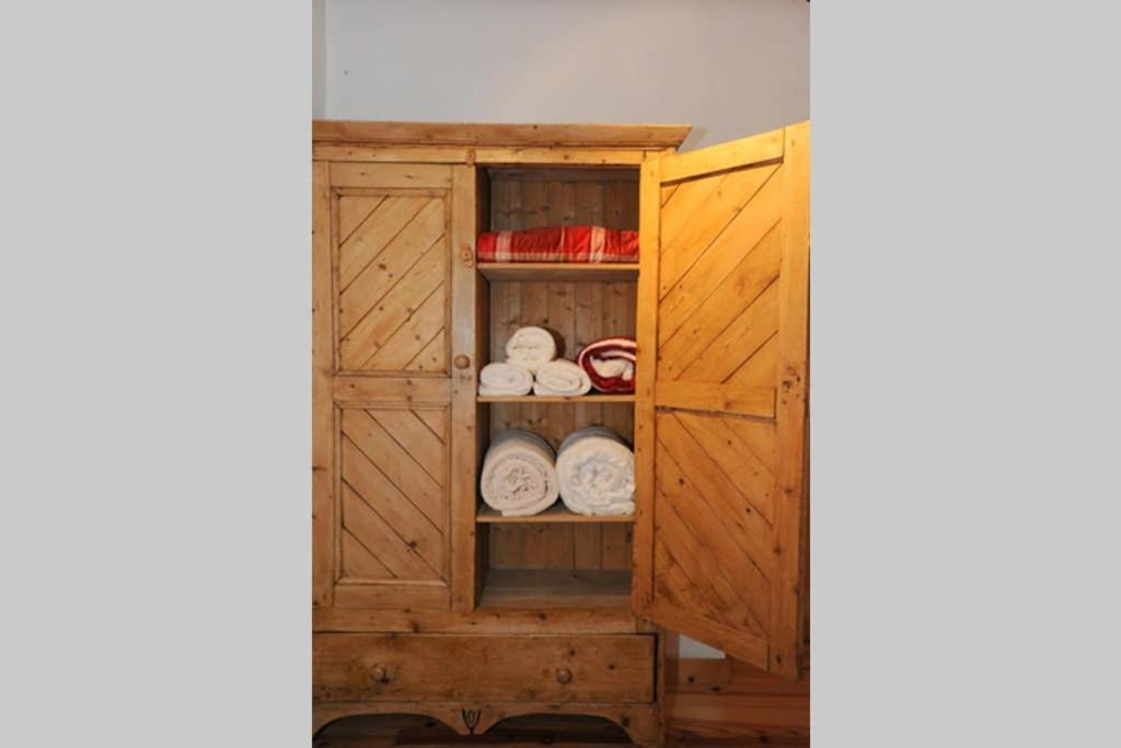 Red Stonecutters Cottage, Doolin Carrowauff 외부 사진