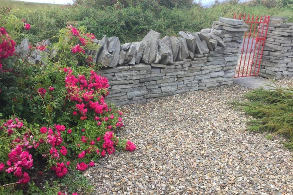 Red Stonecutters Cottage, Doolin Carrowauff 외부 사진