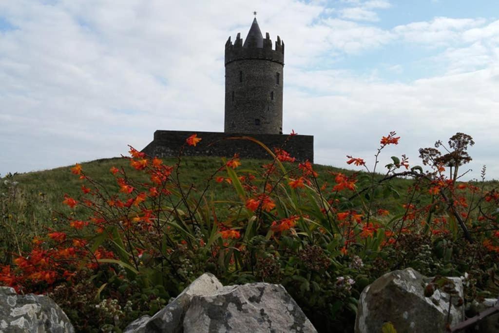 Red Stonecutters Cottage, Doolin Carrowauff 외부 사진